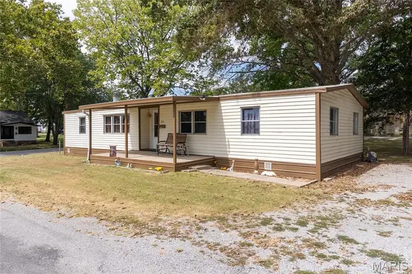 203 E 3rd Street, Christopher, IL 62822