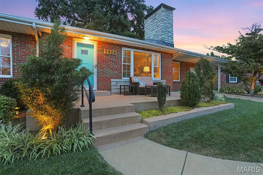 5909 Childress Avenue, Saint Louis, MO 63109 - #2