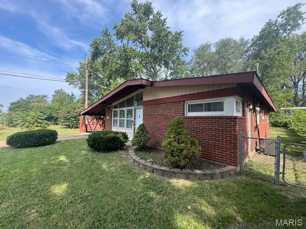8351 Graybirch Drive, Berkeley, MO 63134