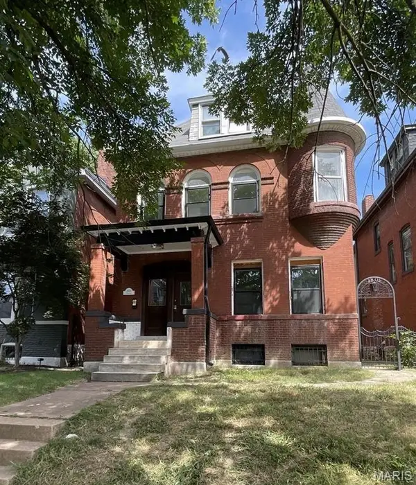 3805 Hartford Street, St Louis, MO 63116