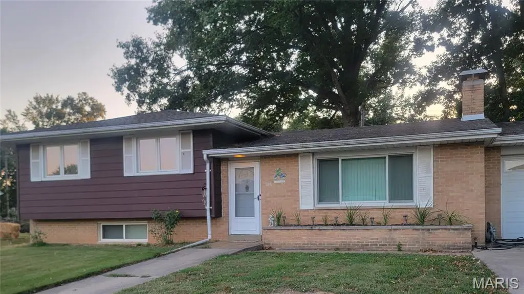 4806 Pierce Lane, Godfrey, IL 62035 - #1