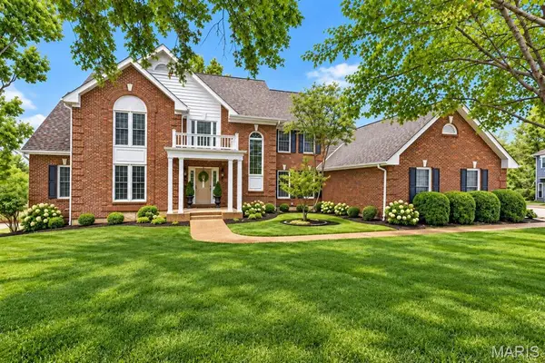 612 Roundstone Drive, Weldon Spring, MO 63304
