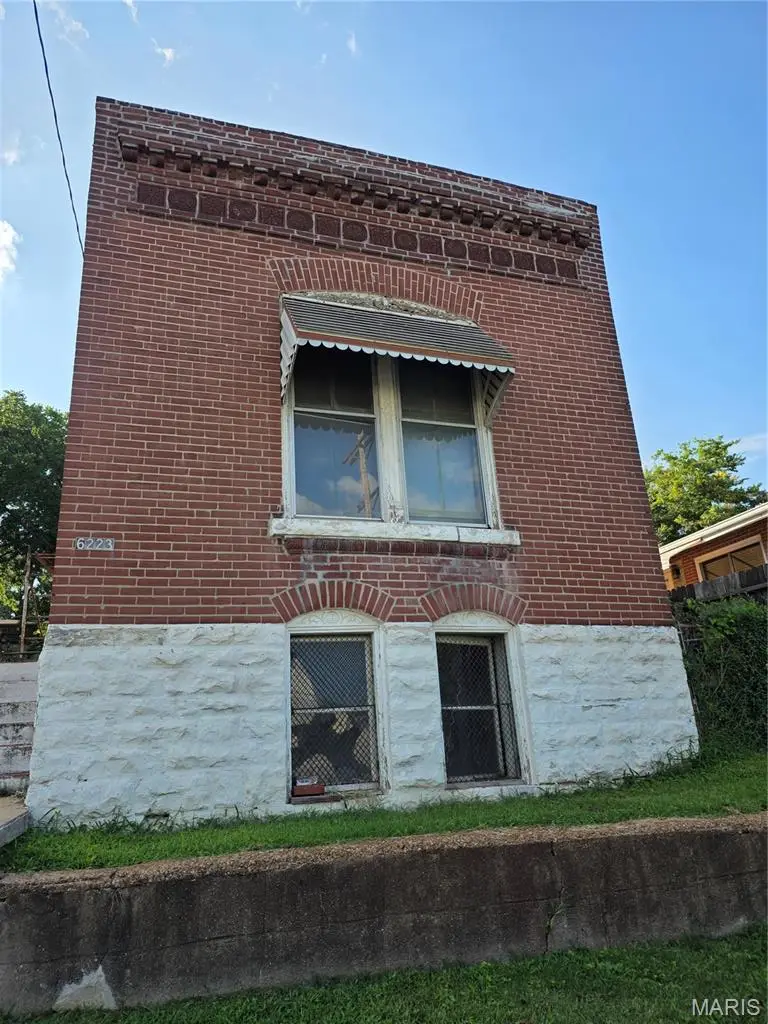 6223 Pennsylvania Avenue, Saint Louis, MO 63111 - #2
