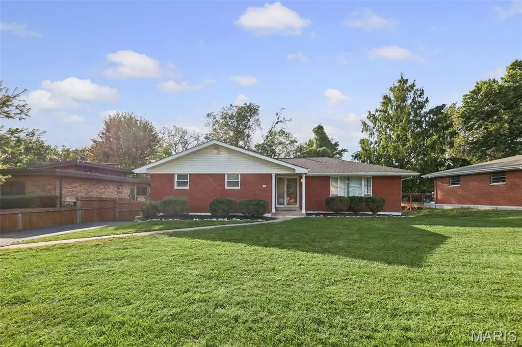 16 Londonderry Drive, Fairview Heights, IL 62208 - #1