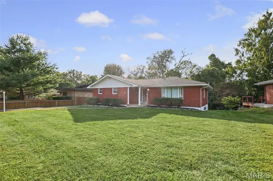 16 Londonderry Drive, Fairview Heights, IL 62208 - #3