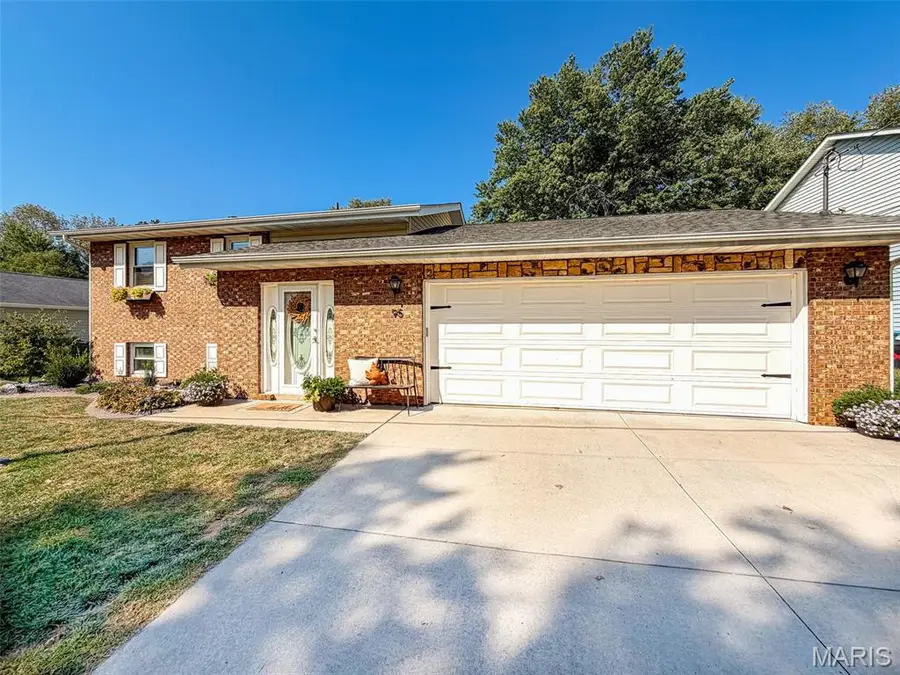 95 Sunray Drive, Highland, IL 62249 - #2