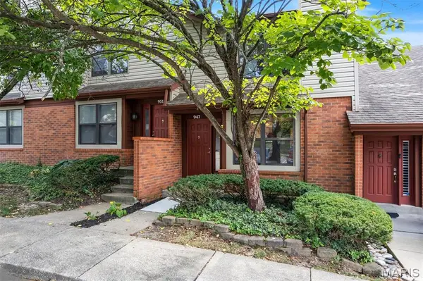947 Quail Meadows Court #E, Chesterfield, MO 63017