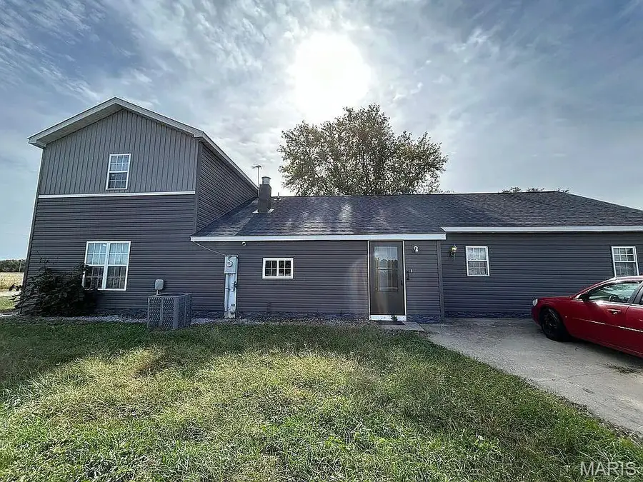 6059 White Walnut Road, Pinckneyville, IL 62274 - #2