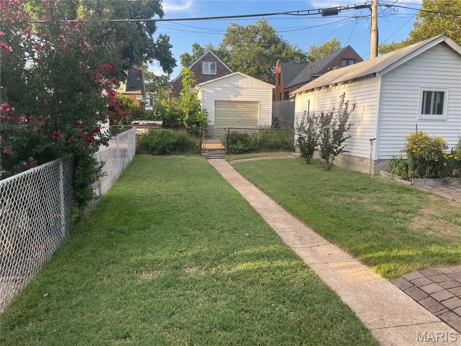 6705 Lansdowne Avenue, Saint Louis, MO 63109 - #3