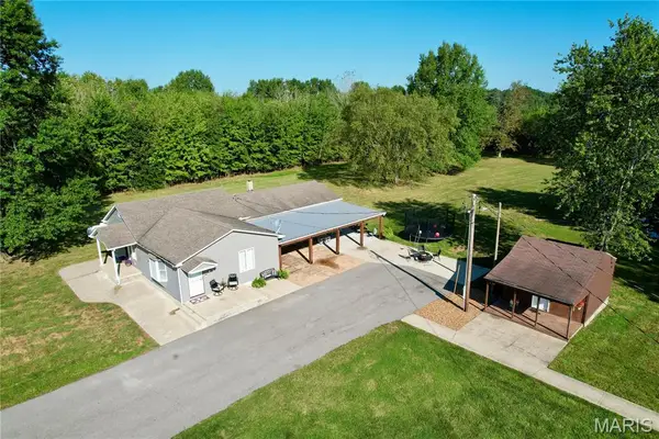 5823 Mcdaneld Road, Kell, IL 62853
