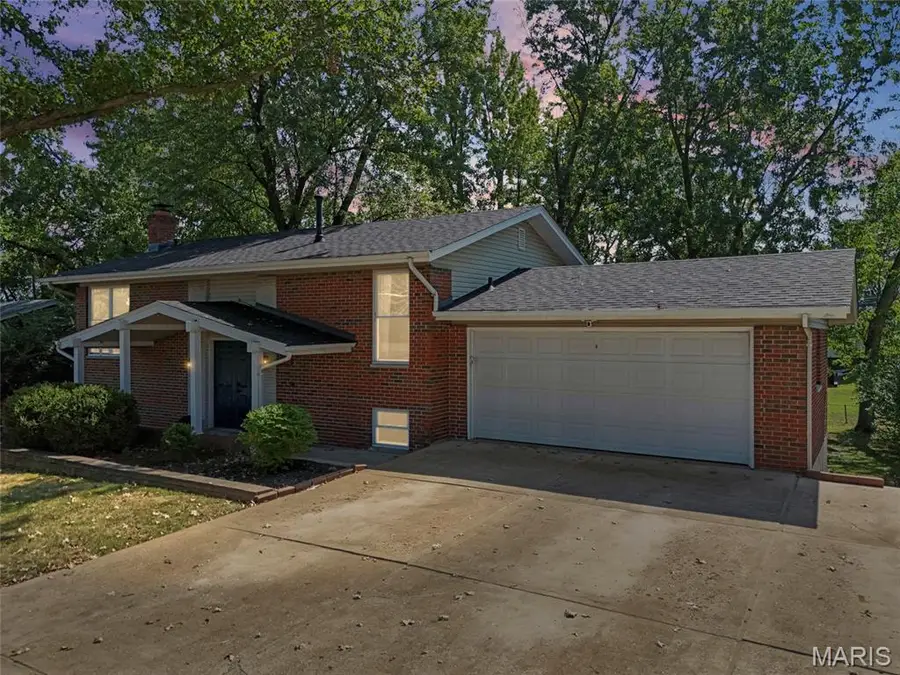 4432 Mattis Road, Tesson Ferry, MO 63128 - #2