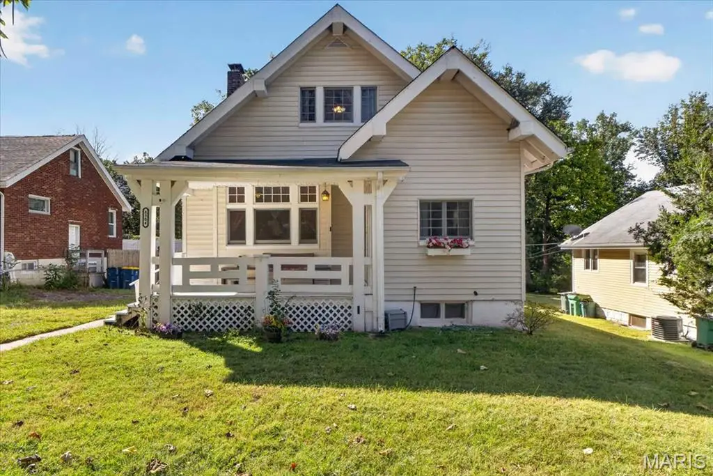 8304 Buchanan Avenue, Saint Louis, MO 63114 - #1