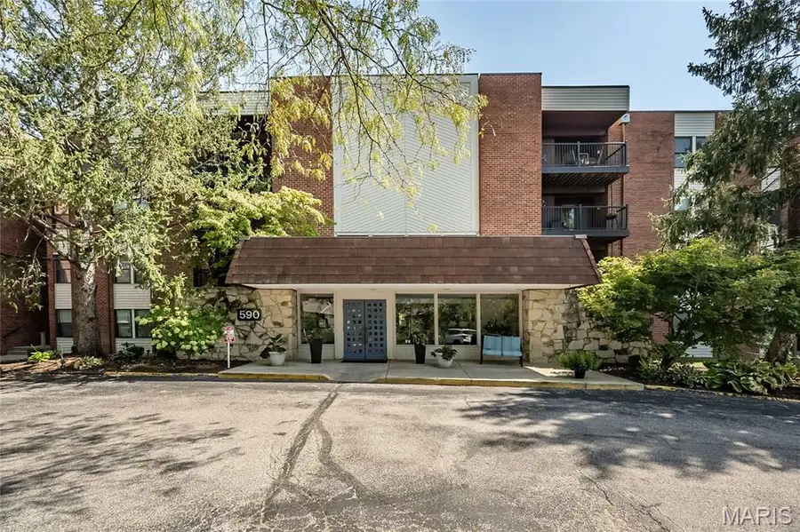 590 Sarah Lane #401, Saint Louis, MO 63141 - #2