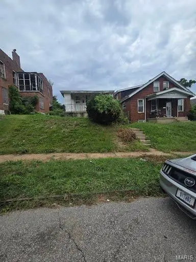 1039 Gimblin Street, Saint Louis, MO 63147 - #1