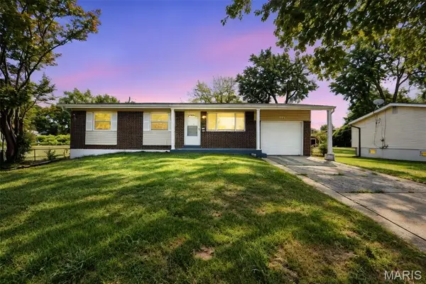 150 N Saint Charles Street, Florissant, MO 63031