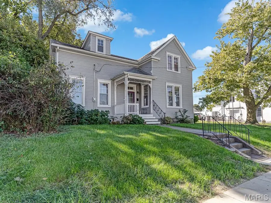 210 W 4th Street, Waterloo, IL 62298 - #2
