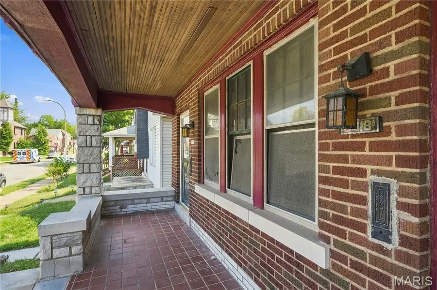 5418 Partridge Avenue, Saint Louis, MO 63120 - #3