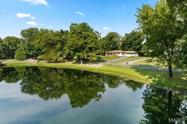 11 Pine Lake Drive, Collinsville, IL 62234