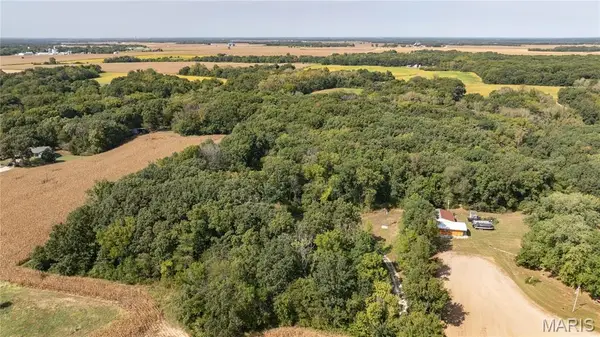 1468 F S Road, Medora, IL 62063