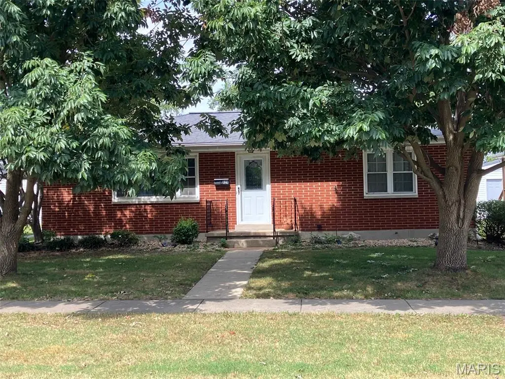 929 N 4th Street, Breese, IL 62230 - #1