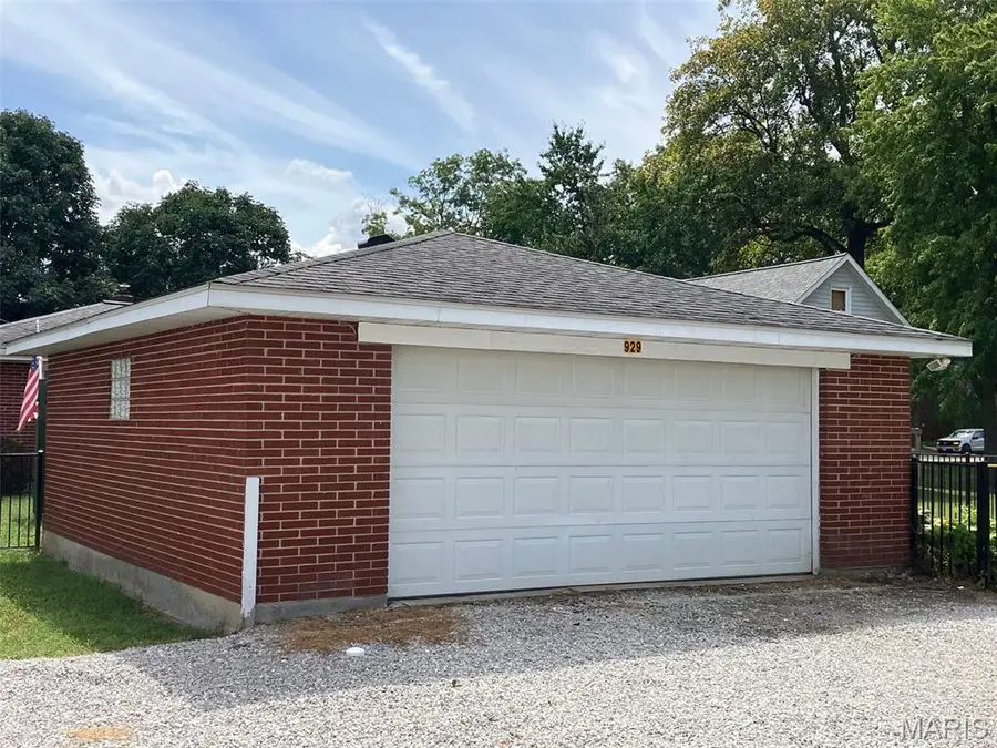 929 N 4th Street, Breese, IL 62230 - #2