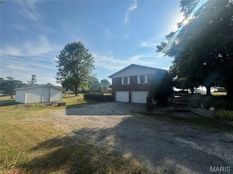 1000 W Saint John Street, Vandalia, MO 63382 - #2