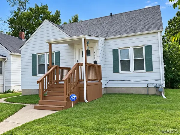 2108 Main Street, Alton, IL 62002