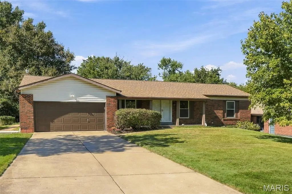 417 Nottingham Drive, Ballwin, MO 63011 - #1