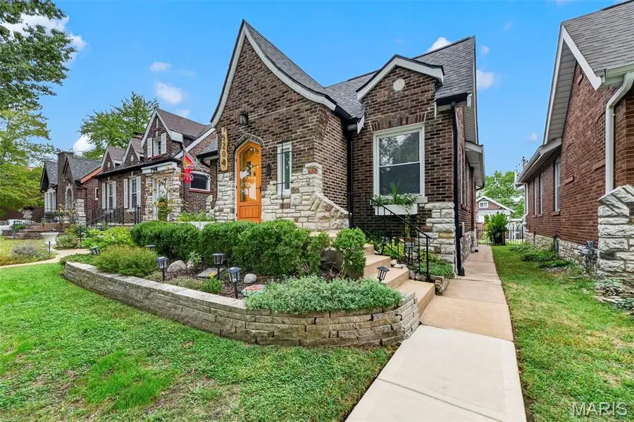 5208 Winona Avenue, Saint Louis, MO 63109 - #2