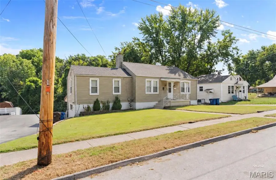 3510 Marshall Avenue, Saint Louis, MO 63114 - #2
