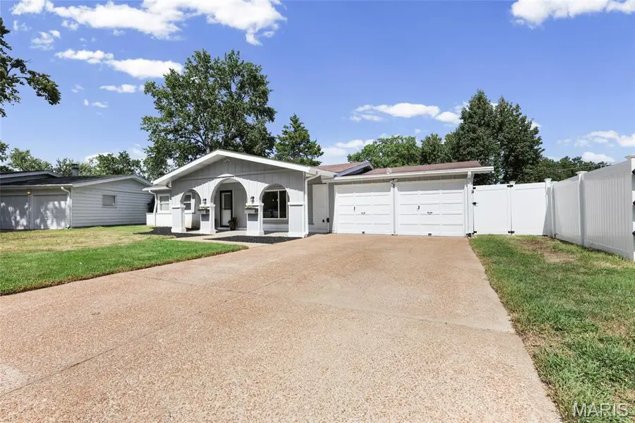 711 Caspian Lane, Saint Louis, MO 63125 - #2