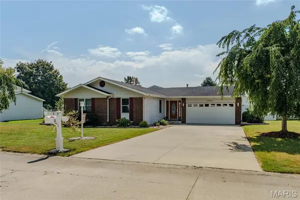 13 Blue Spruce Court, Granite City, IL 62040