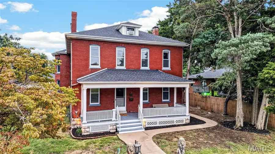552 Clark Street, Saint Charles, MO 63301 - #3