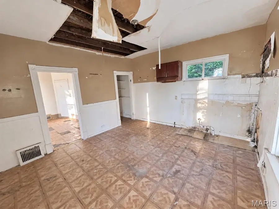 6104 Vetter Place, Saint Louis, MO 63120 - #3