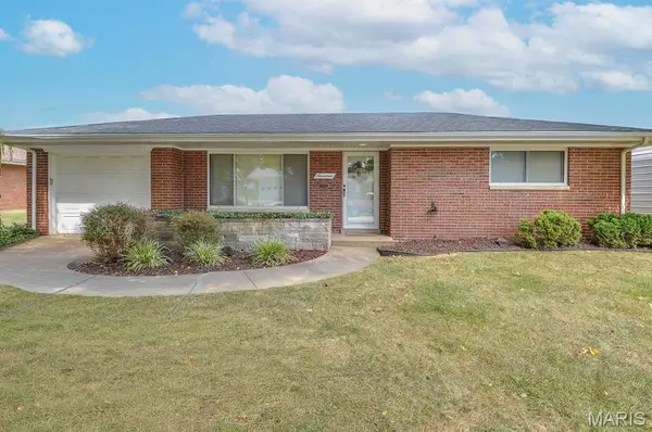 17 Blackburn Drive, Belleville, IL 62226