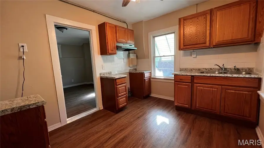 5520 Louisiana Avenue, Saint Louis, MO 63111 - #2