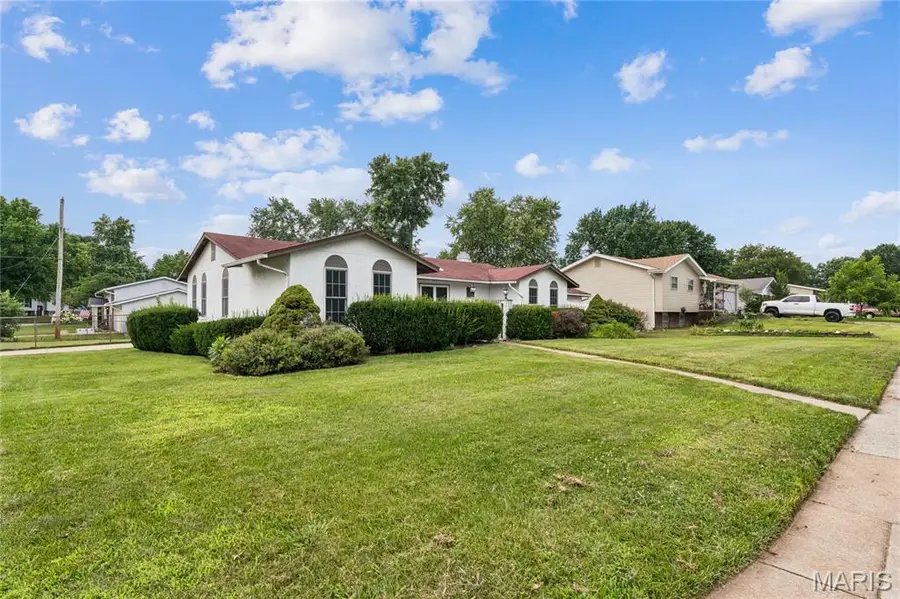 2801 Droste Road, Saint Charles, MO 63301 - #3