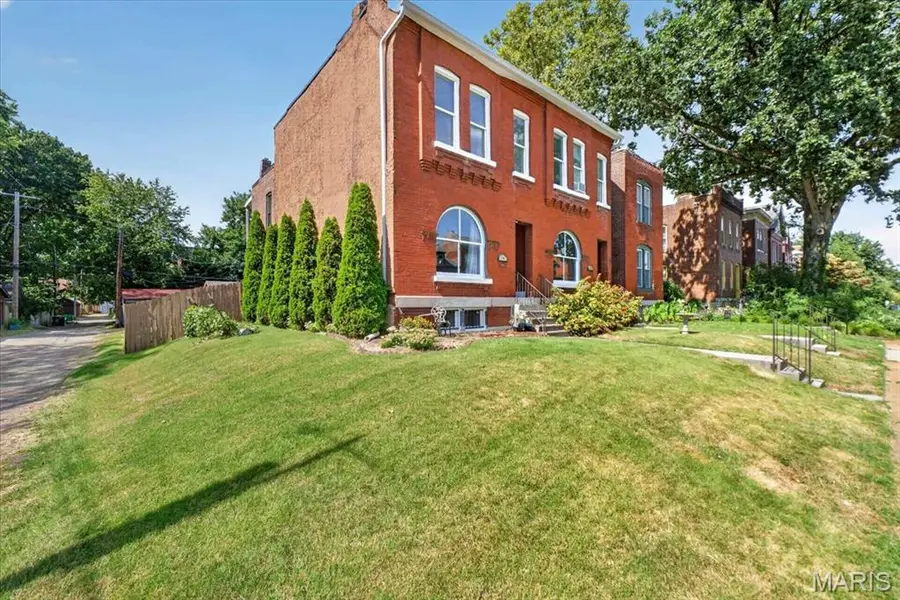 2141 Oregon Avenue, Saint Louis, MO 63104 - #2