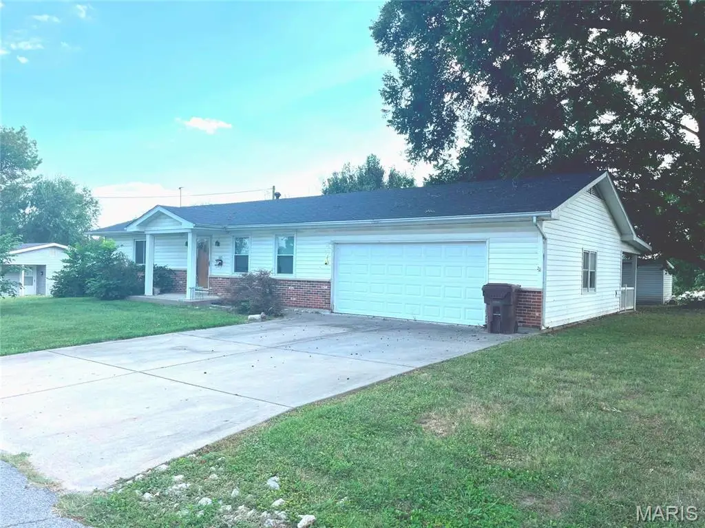 105 S Sanderson Avenue, Elsberry, MO 63343 - #1