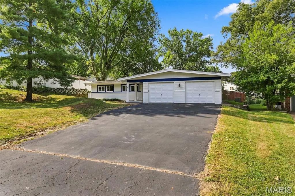 10 Montauk Drive, Saint Louis, MO 63146 - #1