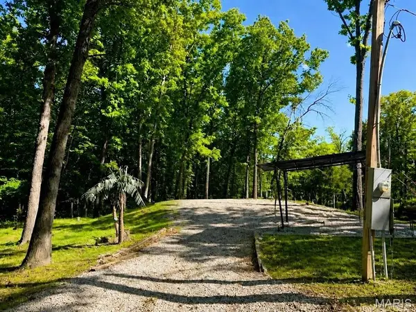 25 & 26 Lake Shore Drive West, New Florence, MO 63363