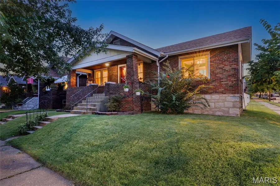6103 Newport Avenue, Saint Louis, MO 63116 - #2