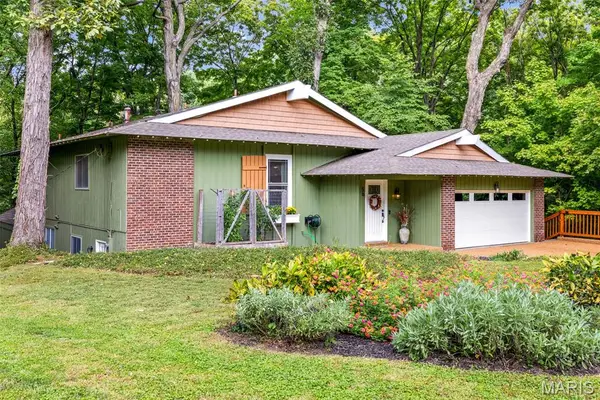 56 River Bend Court, Chesterfield, MO 63017
