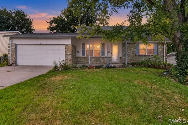 8 S Dianne Drive, St Peters, MO 63376
