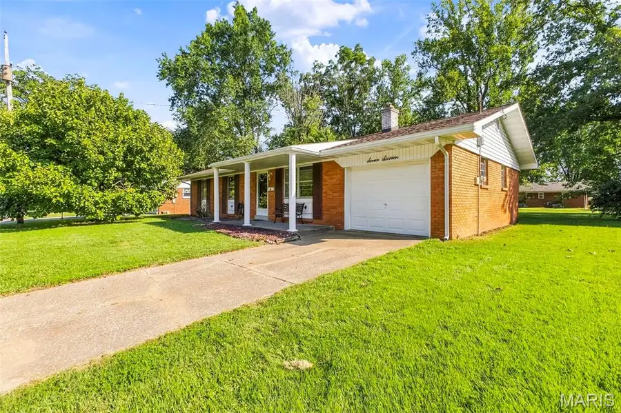716 W Van Buren Street, Millstadt, IL 62260 - #3