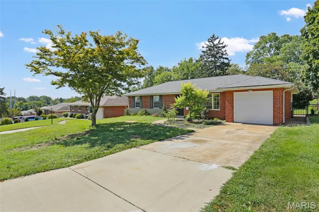 9609 Howerton Drive, Saint Louis, MO 63123 - #1