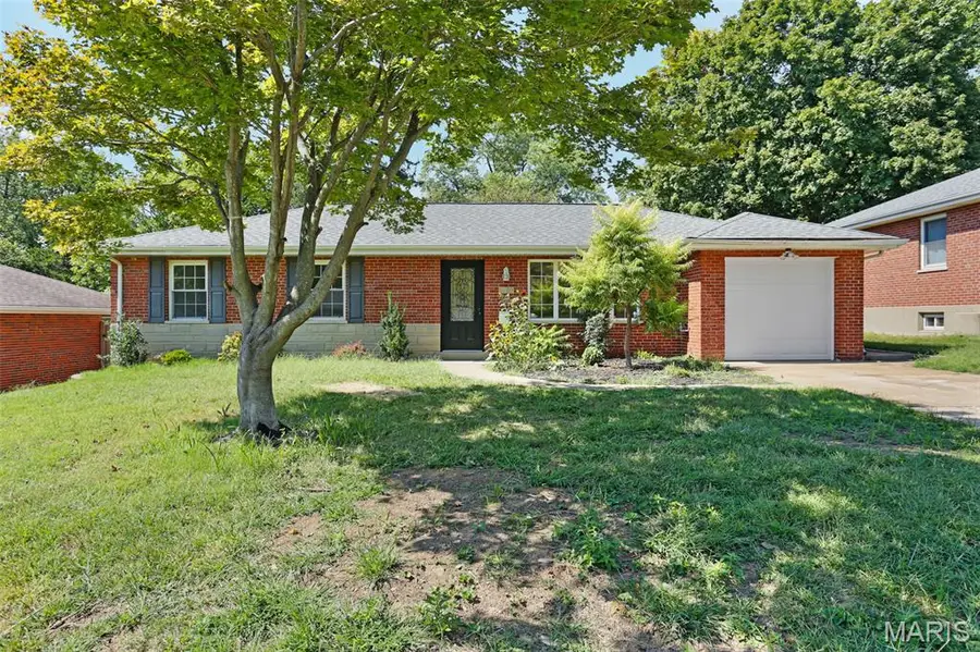 9609 Howerton Drive, Saint Louis, MO 63123 - #2