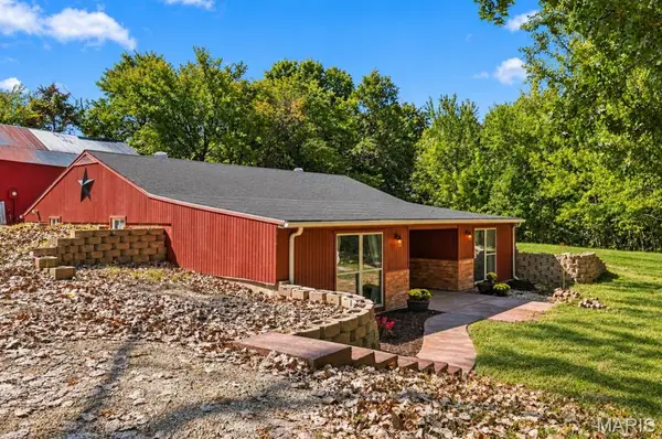 21479 State Highway U, Warrenton, MO 63383