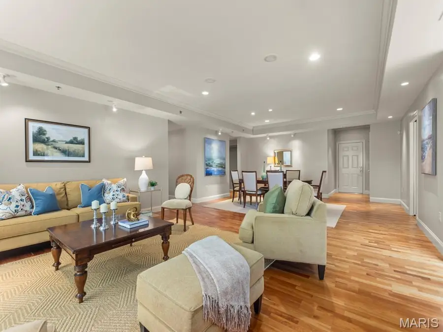 540 North And South #204, University City, MO 63130 - #2