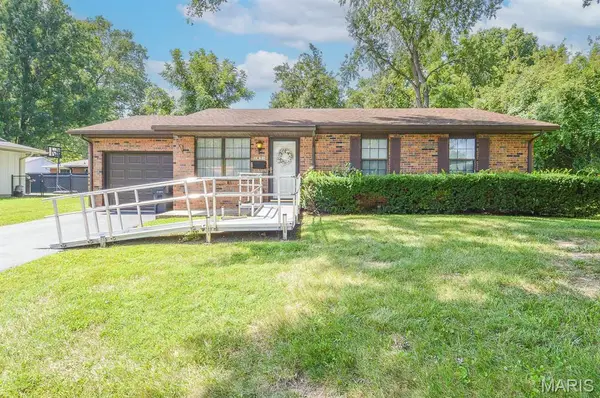 47 Belle Crest Drive, Belleville, IL 62221